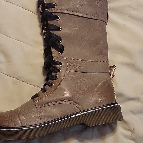 NWOT Grey Lace Up Combat Boots - Picture 7 of 8